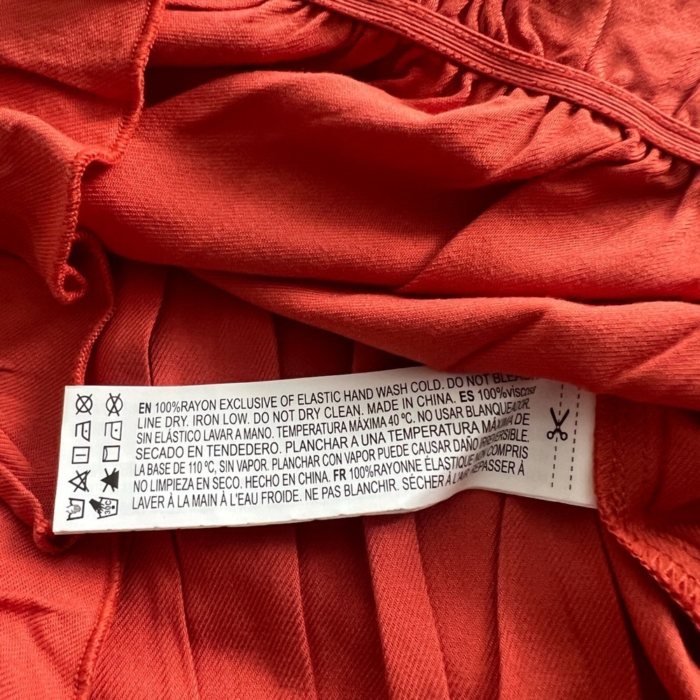 Forever 21 Red Smocked Puff Sleeve Crop Top - Picture 5 of 5